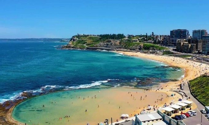 Newcastle West Apartamento | Retreat on Denison - Perfect for City Explorers!