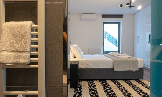 Saronida Apartamento | Saronida Apt with private pool 300m from the beach