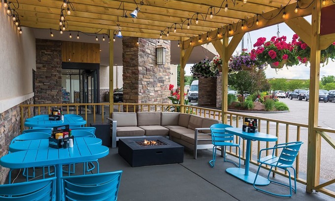 Casper Casa | Your Relaxing Getaway Awaits! 2 Units Just Minutes to Downtown! Free Shuttle