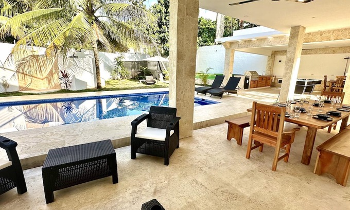 El Centro Casa | -NEW- Spacious 5Bdrms Villa With Pool & Grill - Close to Playa Popy !