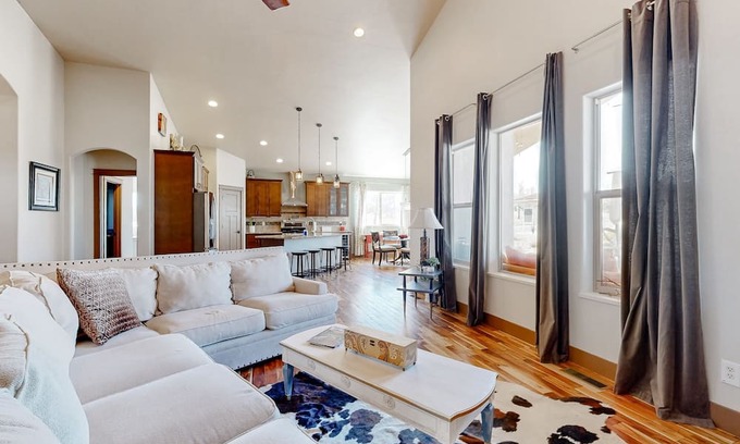 Montrose Casa | Spacious home with mountain views, modern comforts, & outdoor access