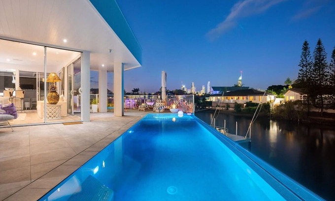 Sorrento Casa | Anchored on an exclusive point position