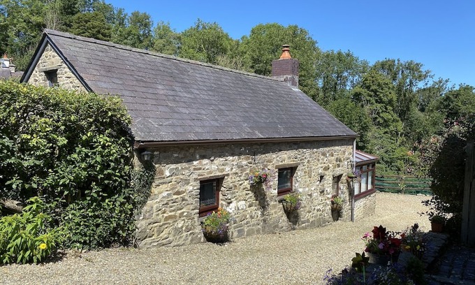 Llandyssiliogogo Cabaña | Old Stable Cottage, Nanternis