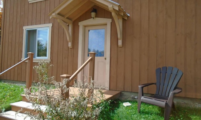 Tay Valley Cabaña | Quaint cottage (next to peaceful home) on 27 forested acres 20 min. from Perth