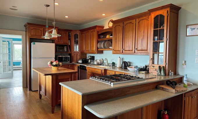 Lawrencetown Casa | Poolo Estate , Amazing ocean view , Private access to beach 🏖️.