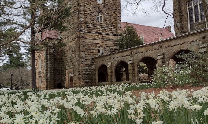 Saint Andrews Casa | Quiet, cozy, remodeled private Sewanee home on University of The South Domain