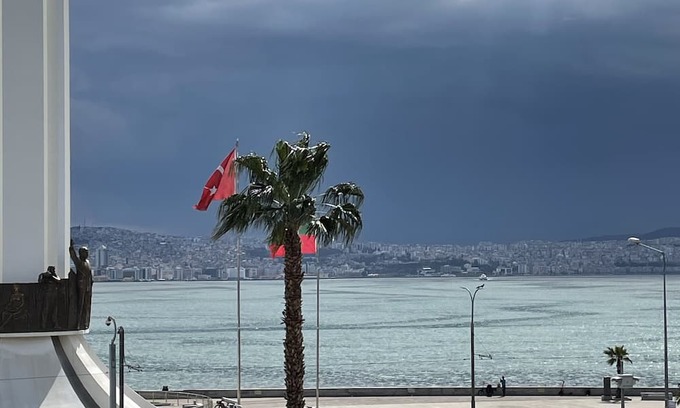 Karsiyaka Condominio | Sea view and central