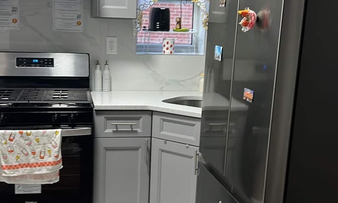 Kew Gardens Hills Casa | Shared room is ready to use