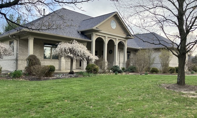Bellbrook Casa | Tuscan/ Soft Contemporary style House on 2 acres 5 bedrooms and 4 bathrooms