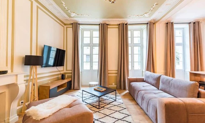 Guingamp Apartamento | Logement D'exception : 10 Chambres et Babyfoot