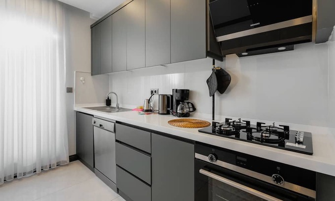 Lara Apartamento | Central Flat w Balcony 5 min to Lara Beach
