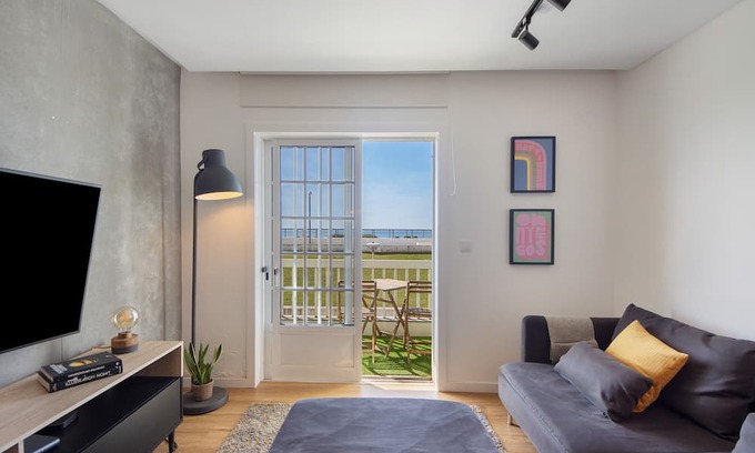 Vagos Apartamento | Apartment 'Sunset At Vagueira Beach' with Sea View, Balcony and Wi-Fi