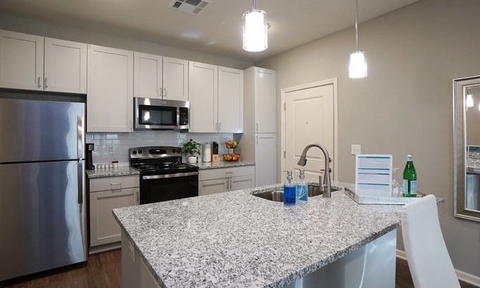 University Place Apartamento | Spire | 3BD/2BA - Tres Habitaciones Piso, Capacidad 6