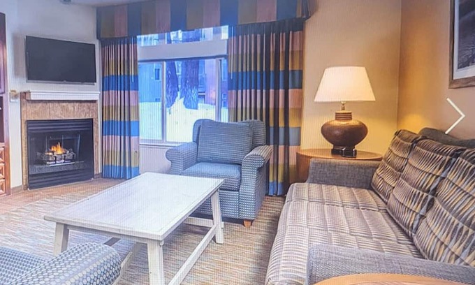 Round Hill Village Apartamento | Cozy 1-bedroom apartment with WiFi and fitness room in lovely Zephyr Cove