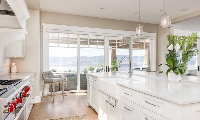 Southwest Mission Casa | This house is a 3 bedroom(s), 3.5 bathrooms, located in Kelowna, BC.