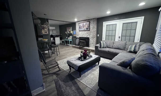 Knightdale Casa | Historic neighborhood with bike, pickle ball paddles and boogie board.