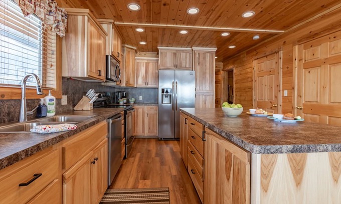 Island Park Cabina | KABINO: NEW! Hot Tub Fire Pit Trails Yellowstone WiFi