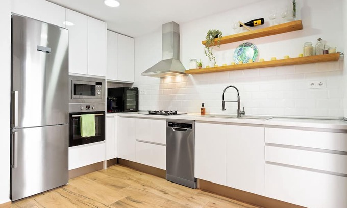 El Port Apartamento | This apartment is a 2 bedroom(s), 2 bathrooms, located in L'Hospitalet de Llobregat, .