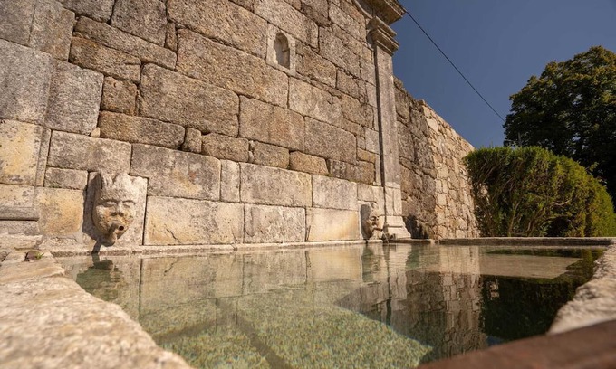 Sortelha Casa | Homerez - Spacious house in Sortelha with pool and terrace.