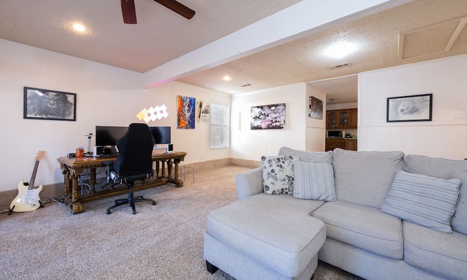 Farmers Branch Casa | Sunny, Spacious, Perfectly Located Home in Lovely Farmers Branch