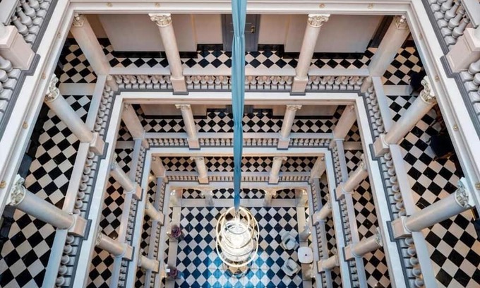 Downtown Geneva Hotel | Grace Kelly Suite