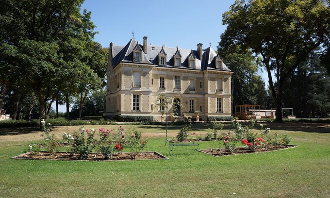 Charentonnay Cabaña | GITE TROIS BRIOUX Entire cottage in Charentonnay, France