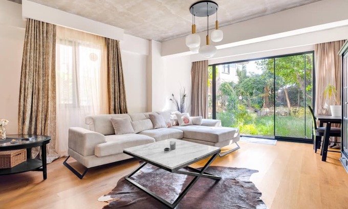 Kabatas Apartamento | Flat w Turkish Bath 5 min to Kabatas Pier
