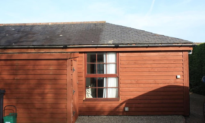 Lostwithiel Cabina | Wooden lodge set in countryside, close to River Fowey