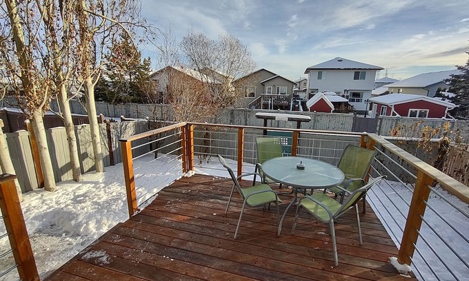 Grande Prairie Casa | Peaceful Home Away From Home- Clean, Fully-Stocked & Pet Friendly