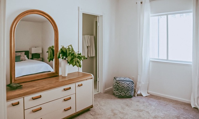 Hopland Cabaña | Enchanted wine country cottage with sunroom, large patio, & alfresco dining