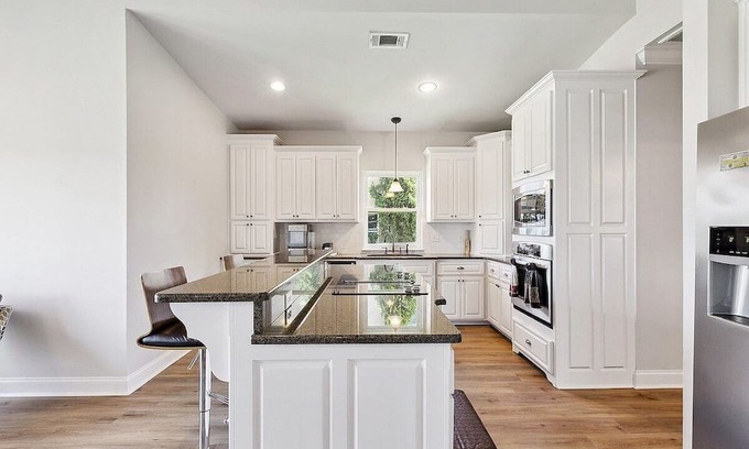 Saint Amant Casa | Maison de Riviere - Waterfront Home