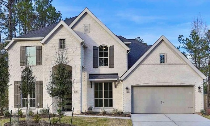Conroe Villa | Hermosa casa de 6 habitaciones y alberca en Woodforest a 15 mins de Woodlands!