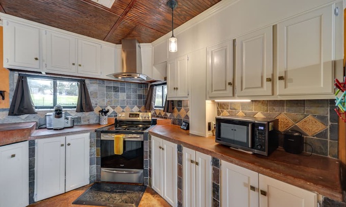Spring Branch Villa | Pet-Friendly Spring Branch Villa Near Canyon Lake!