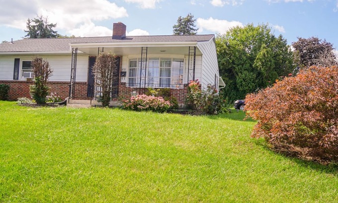 Camp Hill Casa | Rancher in Camp Hill, PA.