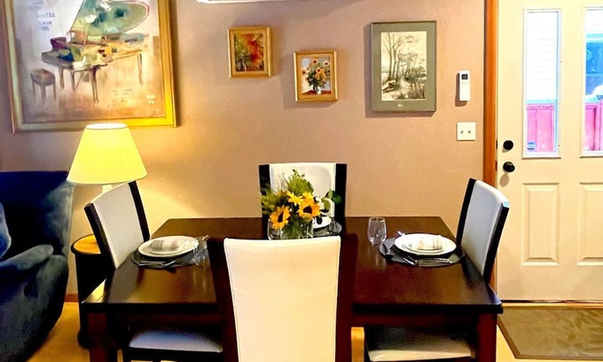 Mendenhall Valley Casa | Fabulous place for a large family gathering and sleeps up to 10 people.