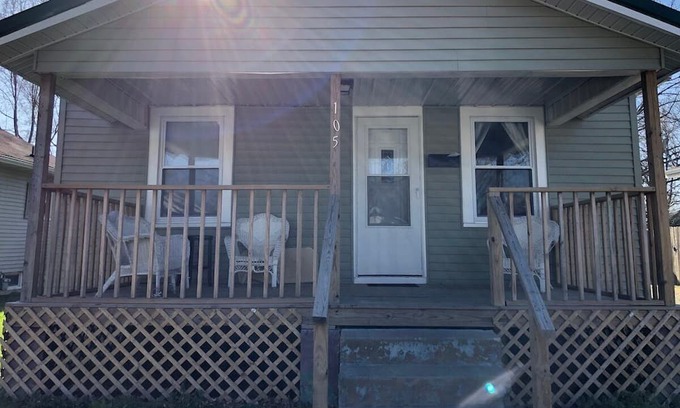 Robinson Casa | Right off of Main St in Robinson