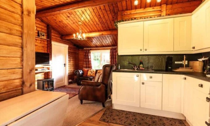 Ffestiniog Cabina | Cozy Mountain 2 Bed Log Cabin - Near Zip World