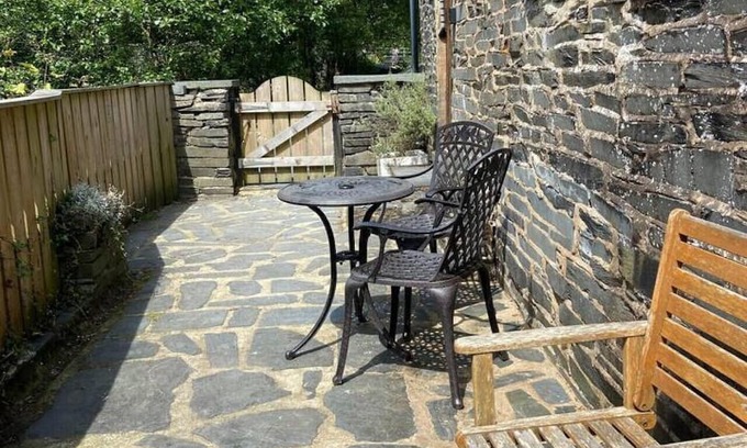 Corris Casa | Country Cottage by the River in The Dyfi Valley