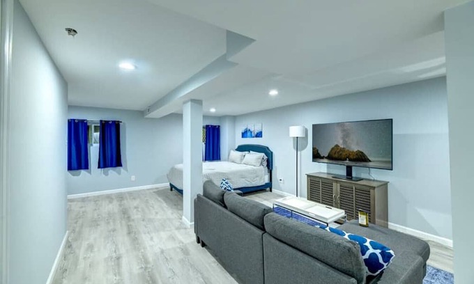 Fairlawn Casa | Garden Flat on 16th - Free Secured Parking