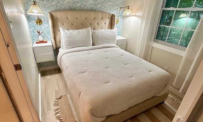 Midtown Cabaña | Coastal Carriage House Surrounded By Live Oak Trees in the Heart of Savannah