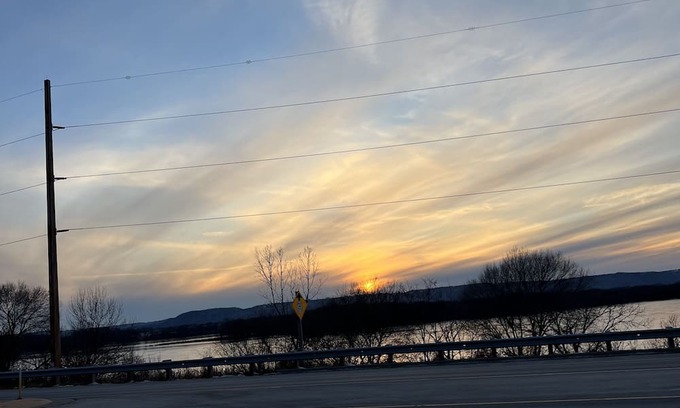 Onalaska Casa | Overlooking Lake Onalaska -- Queen bed + bathroom in nostalgic motel