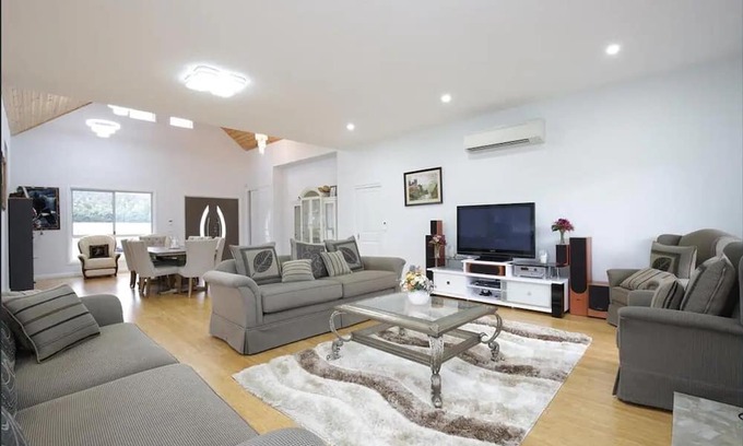 Marysville Otro | Stunning Holiday Home Marysville Farm stay in Marysville, Australia