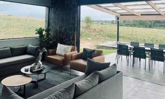 Bouvet Island Casa | Spacious modern farmhouse on 16 hectares