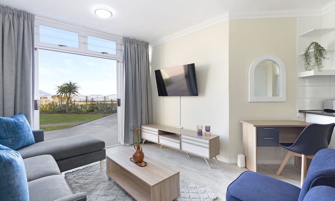 Lagoon Beach Apartamento | Neptune Isle 121 - Two Bedroom Apartment, Sleeps 4