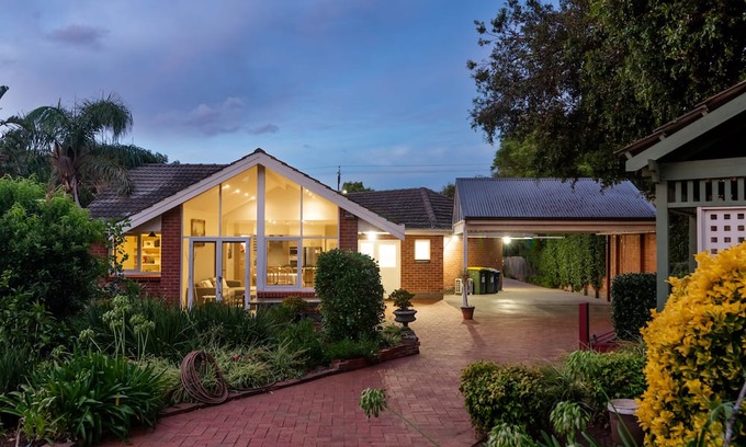 Fullarton Casa | The Wattle House