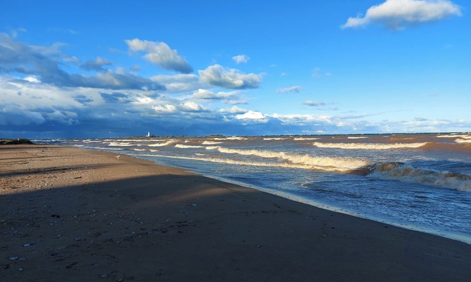 Southampton Cabaña | The Beach House Southampton - Quiet Cottage Steps from the Beach at Lake Huron!