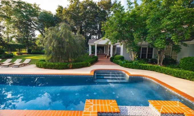 Valdosta Casa | Private Estate: 15 Acres, Lap Pool, 6,000 Sqft, Pond, Sleeps 15