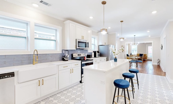 Eastside Casa | Dog-friendly duplex 1 mi. from Forsyth Park with enclosed yard & 2 decks