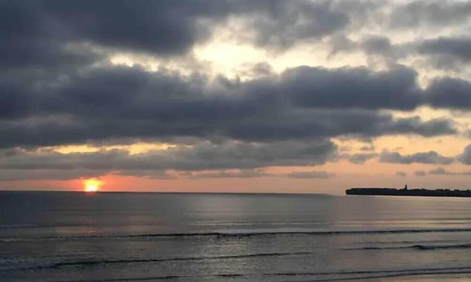 Lahinch Apartamento | Loft Apartment with private south facing terrace in centre of Lahinch.