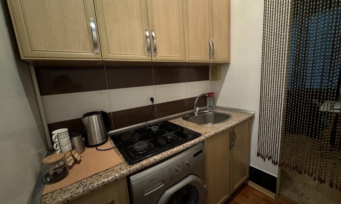 Baku Apartamento | 2 minuTes to the Metro. 32m2 empty TiNy and SwEeT aPartmenT